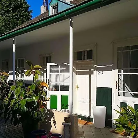 Margit 4* באדן