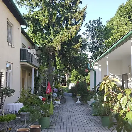 Margit Bed & Breakfast 3*